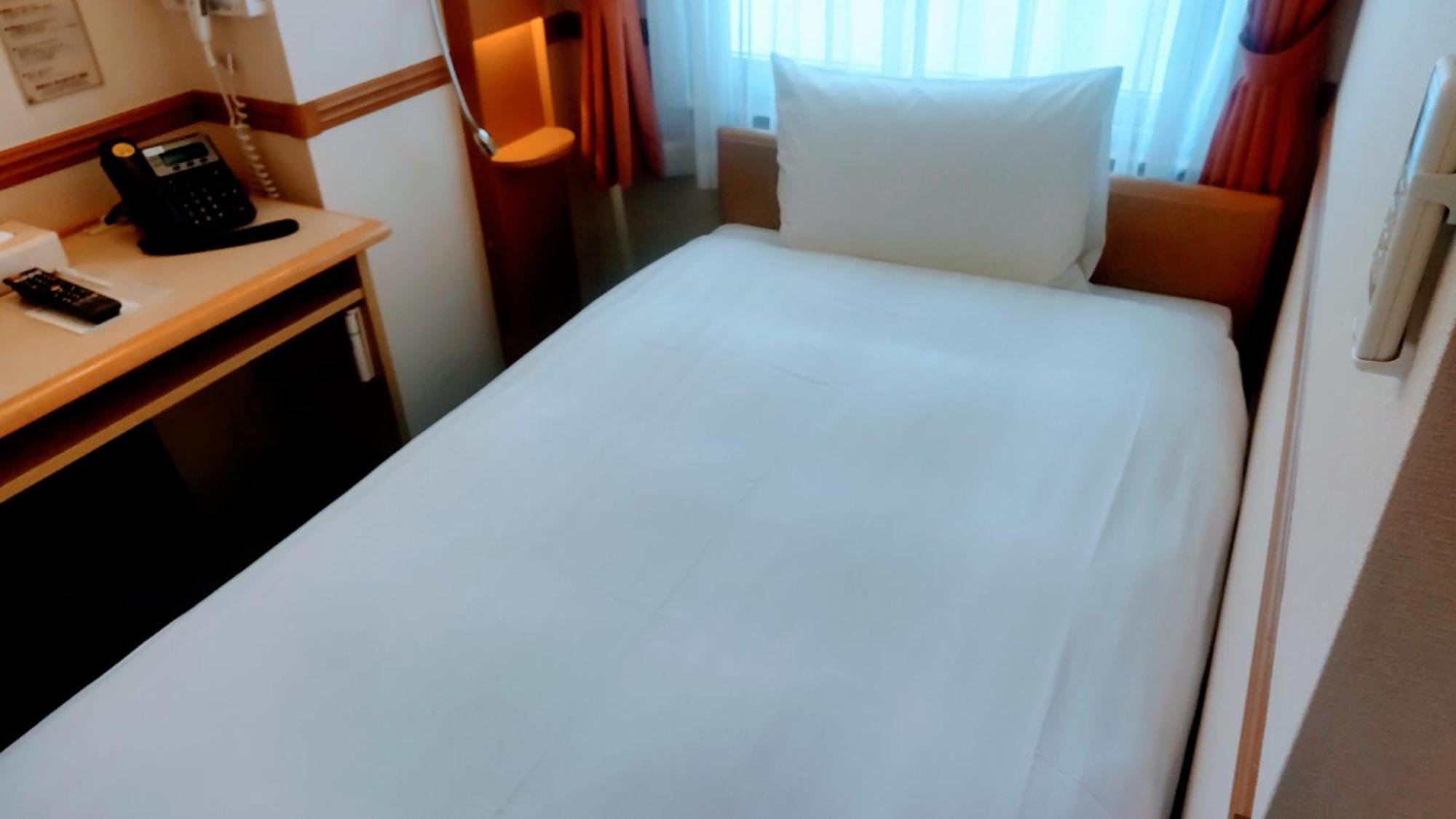 Toyoko Inn Shin-Osaka Chuo-Guchi Shinkan Værelse billede